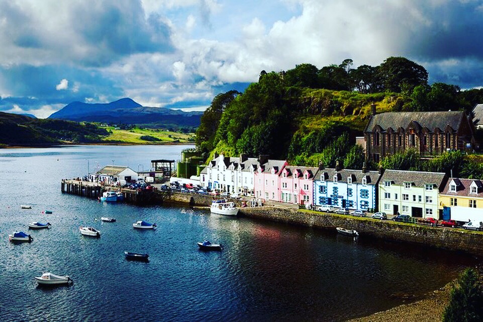 Exquisite Portree as big as the Skye