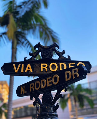 Beverly Hills is the starting point of the Los Angeles fantasy