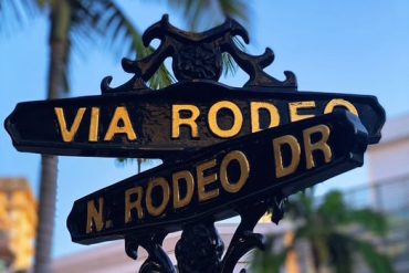 Beverly Hills is the starting point of the Los Angeles fantasy